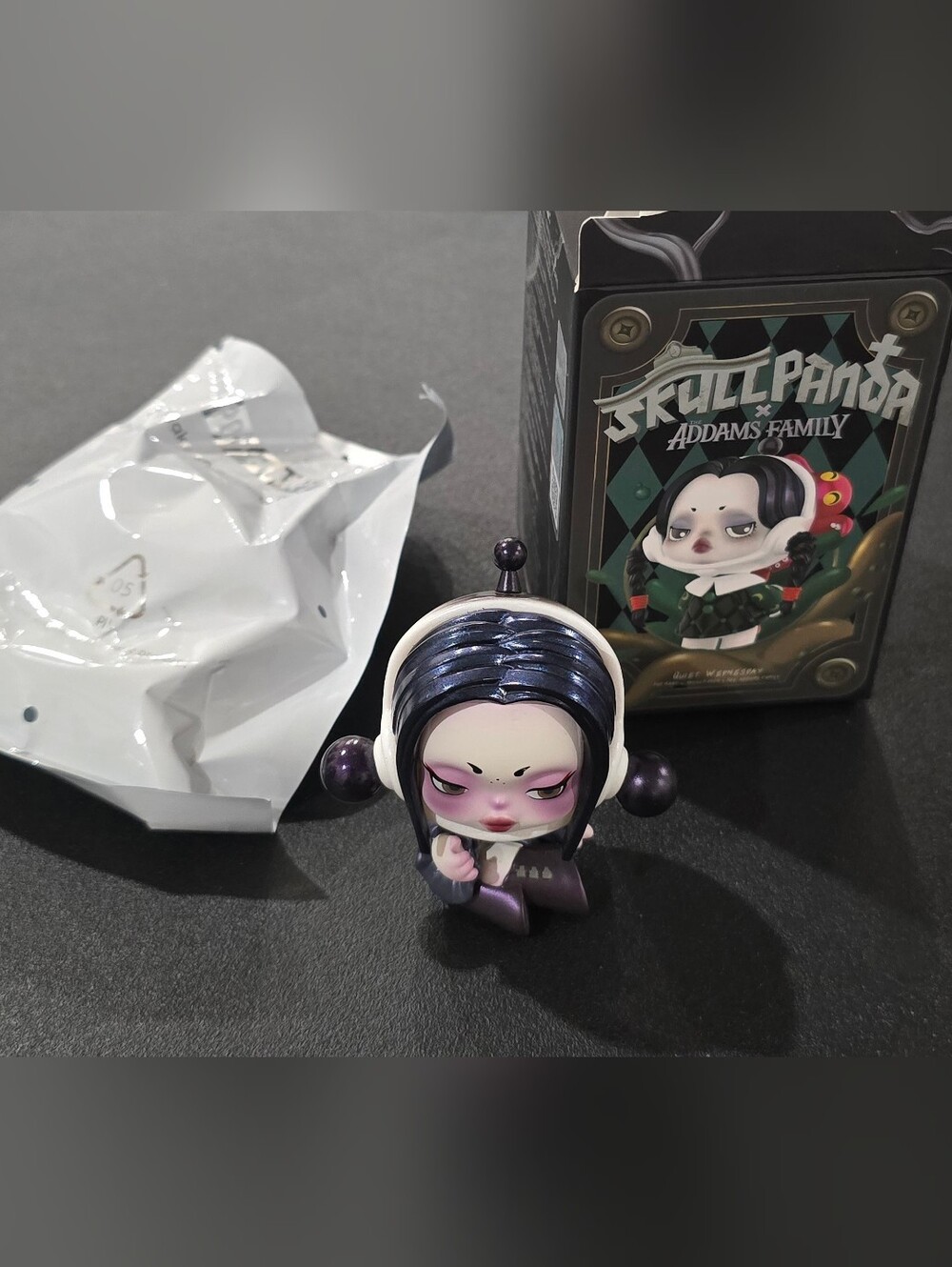 POP MART SKULL PANDA Addams Family Dark Night Morticia - Picture 5 of 12